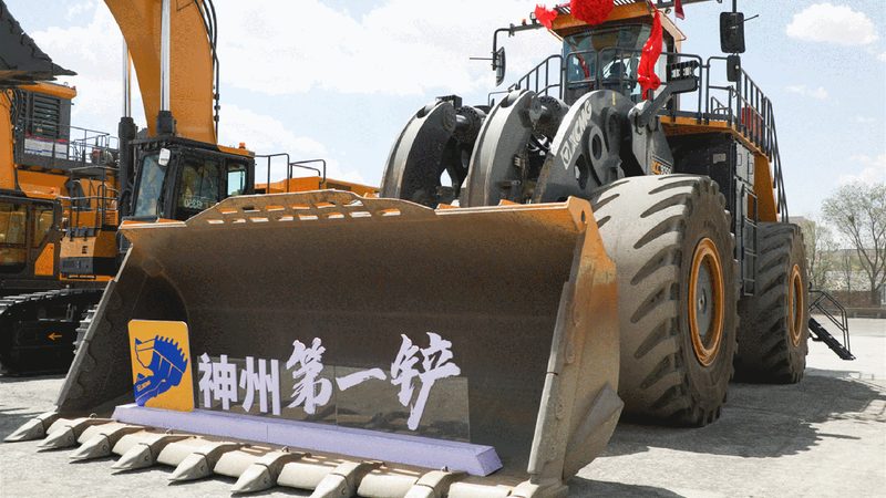 建筑工地塔吊与施工电梯：优缺点全面解析